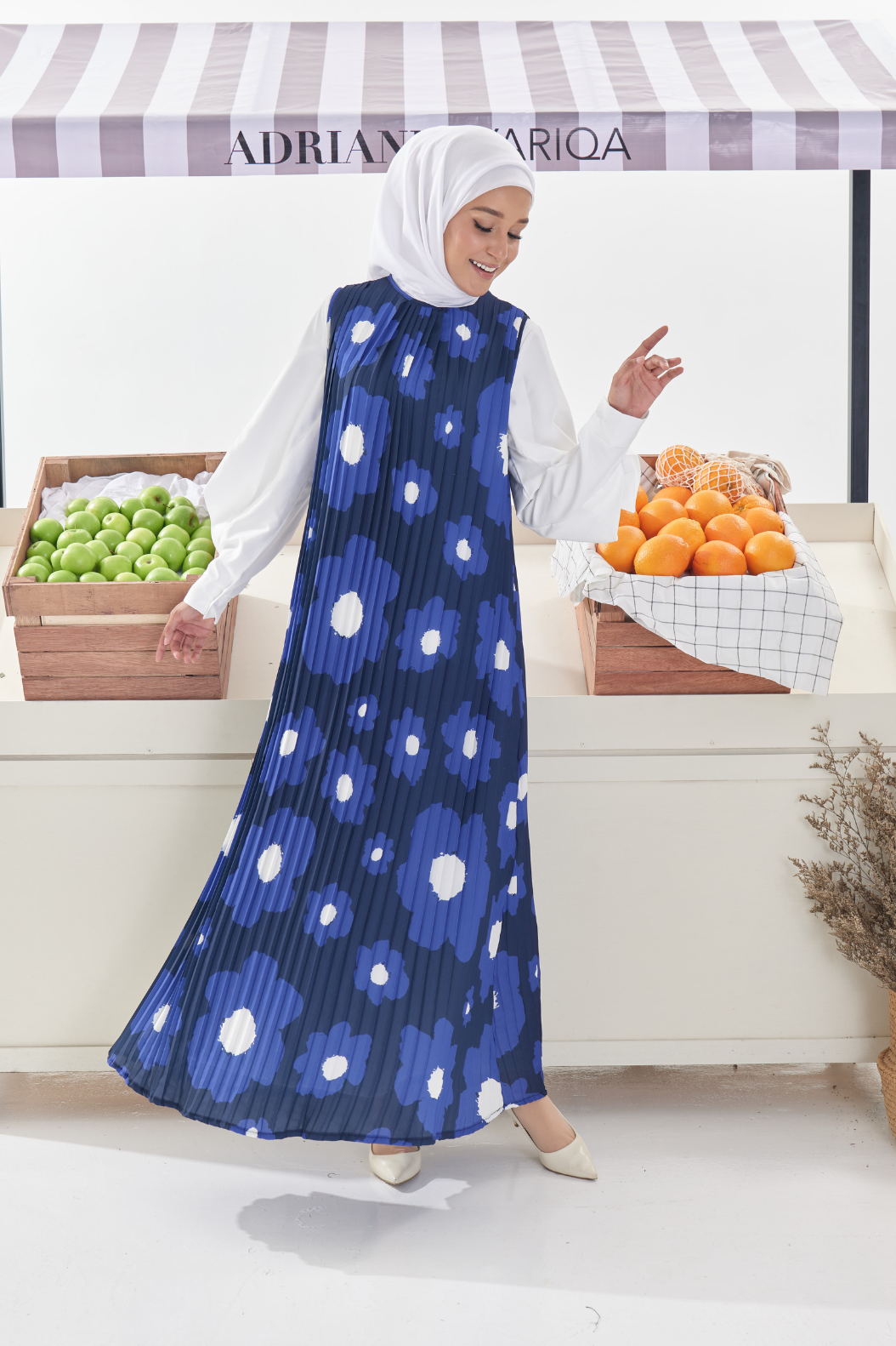 Le Marché Pleated Dress in Cornflower