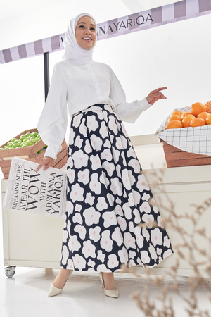 Le Marché Maxi Skirt in Blanc Fleur