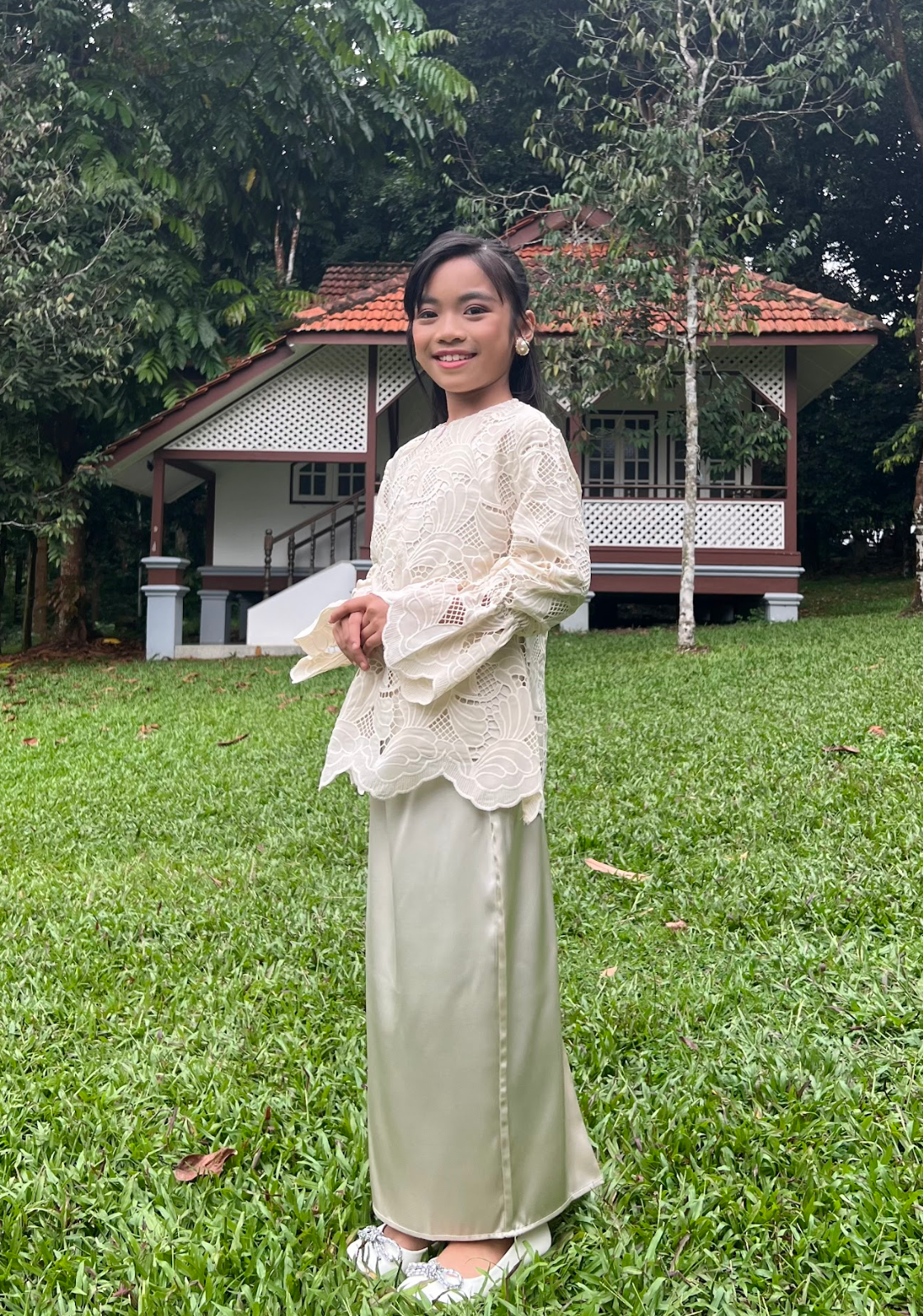 Klasik Raya Melati Girl Lace Kurung in Beige