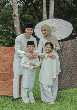 Klasik Raya Anggrek Girl Pahang Kurung in Green