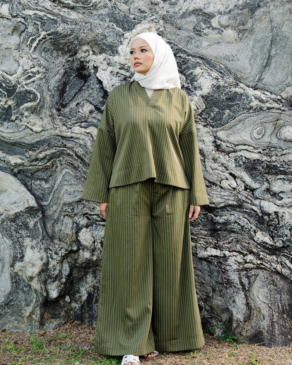 Vera Relaxed V-Neck Palazzo Set