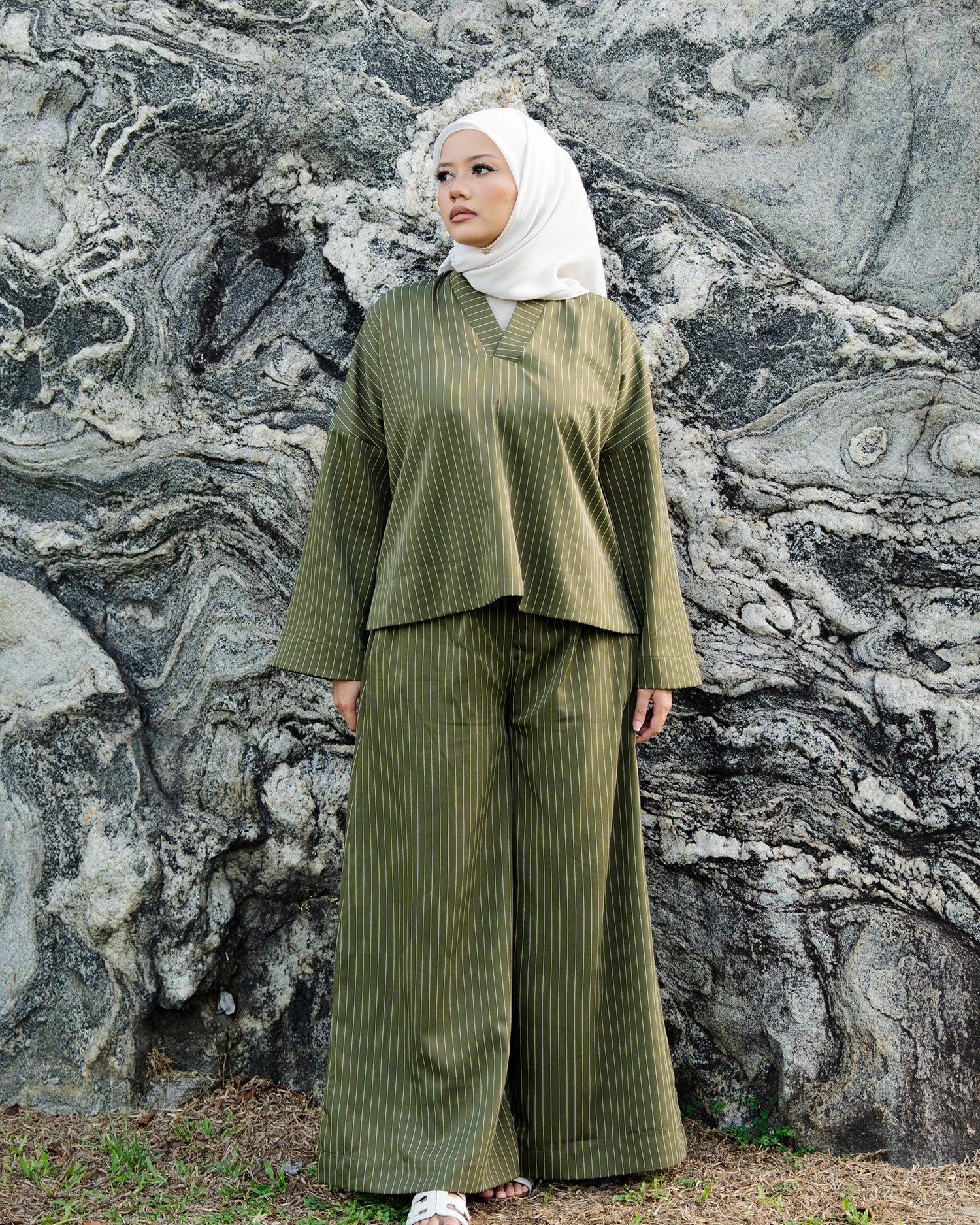 Vera Relaxed V-Neck Palazzo Set